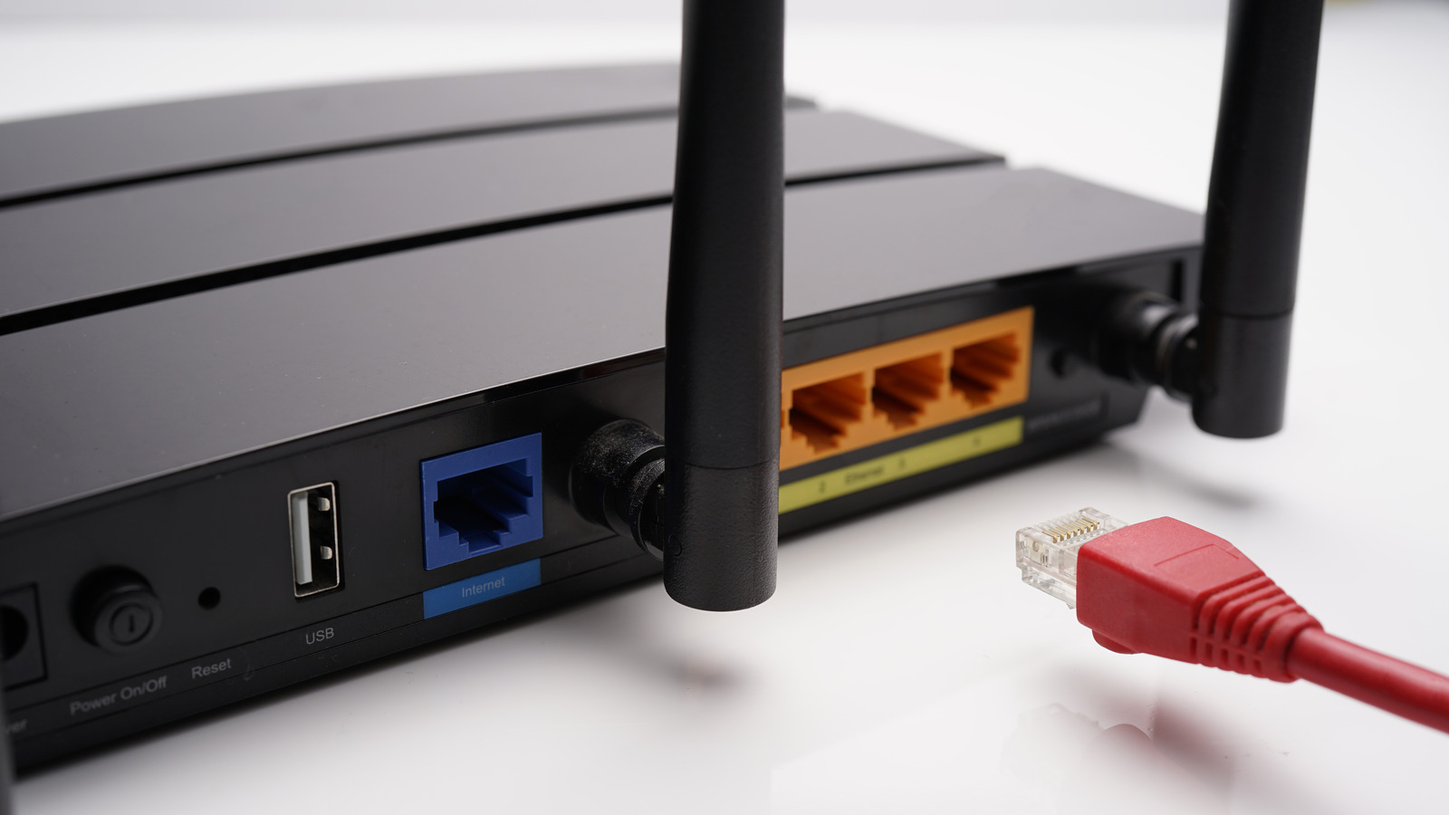 2.4 GHz Routers Declared Outdated: Upgrade Your Home Network NOW!